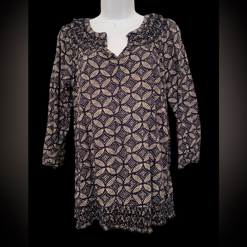 Lucky Brand top. Navy and tan. Size M